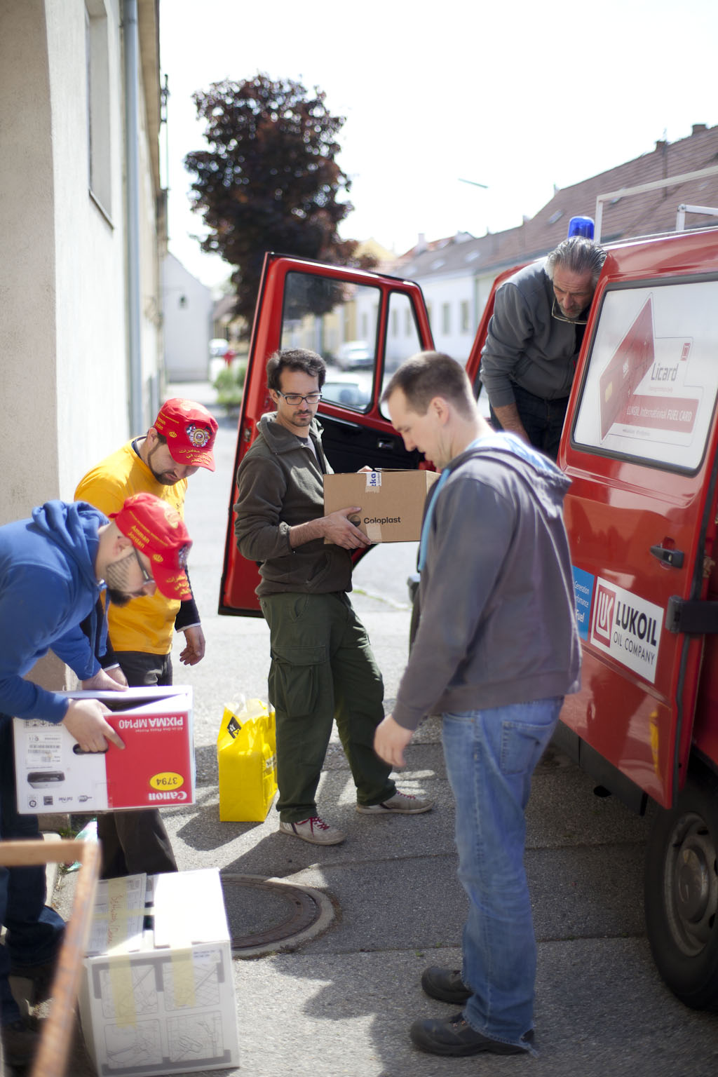 Verladen der Hilfsgüter