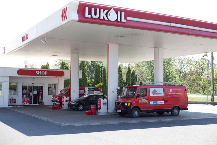 die erste LUKOIL Tankstelle